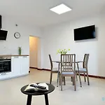 Апартаменты Baltyk Apartment- Tranquil Retreat, 15 Minutes To The Sea & Gdansk Center *