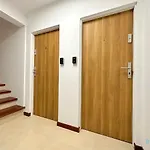 Baltyk Apartment- Tranquil Retreat, 15 Minutes To The Sea & Gdansk Center Апартаменты *