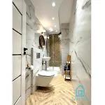 Baltyk Apartment- Tranquil Retreat, 15 Minutes To The Sea & Gdansk Center