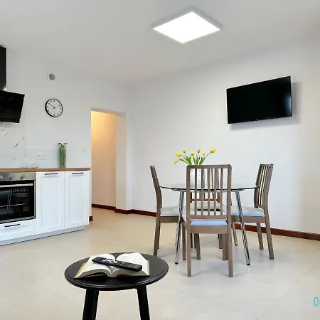 Apartmán Baltyk Apartment- Tranquil Retreat, 15 Minutes To The Sea & Gdansk Center *
