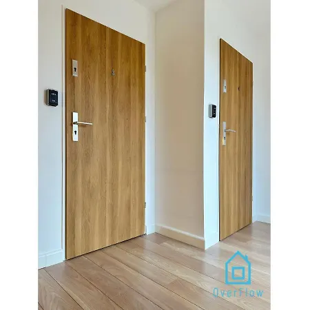 Baltyk Apartment- Tranquil Retreat, 15 Minutes To The Sea & Gdansk Center *