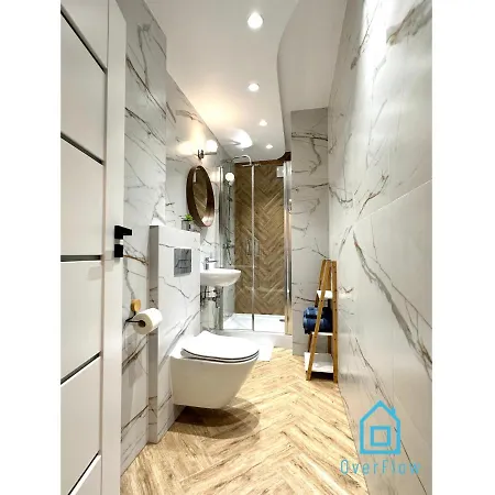 Baltyk Apartment- Tranquil Retreat, 15 Minutes To The Sea & Gdansk Center