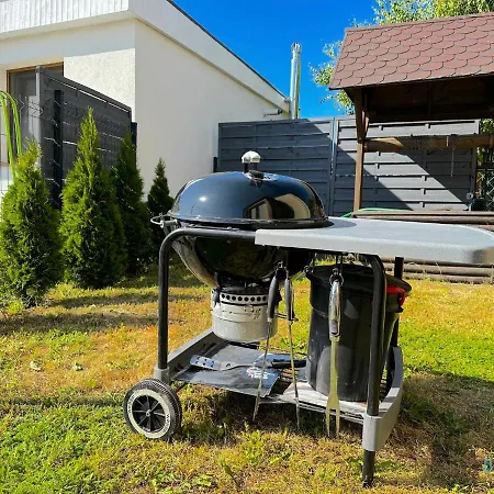 Baltyk Apartment- Tranquil Retreat, 15 Minutes To The Sea & Gdansk Center Apartment *